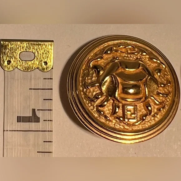 FENDI Bijoux Astrologia Cancer the Crab Clip Earrings - Picture 8 of 8